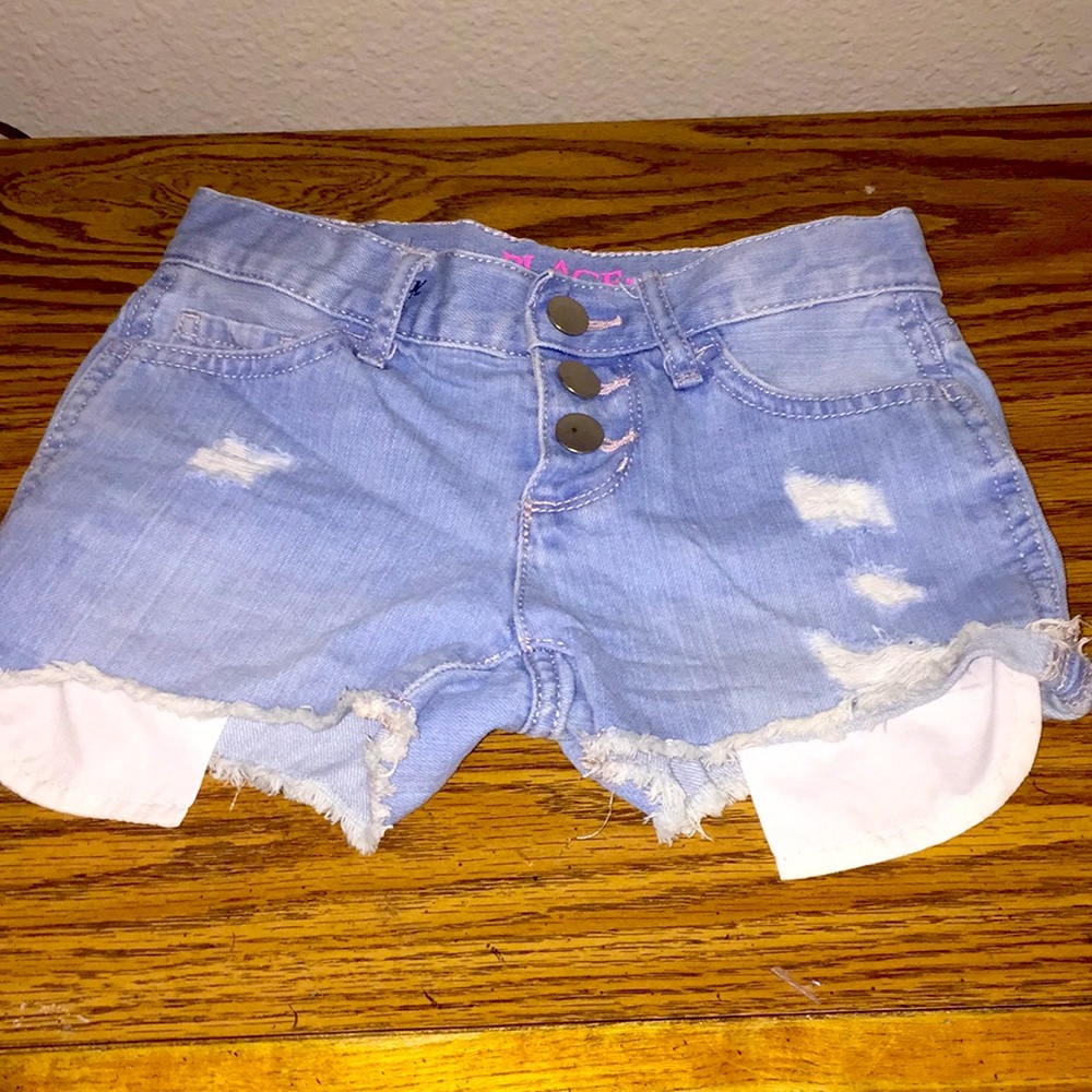 Kids size 6 Blue Denim ripped jeans shorts